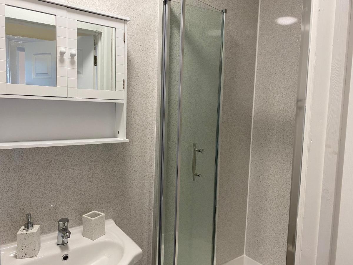 Serviced Property Apartment 1 Плимът Екстериор снимка